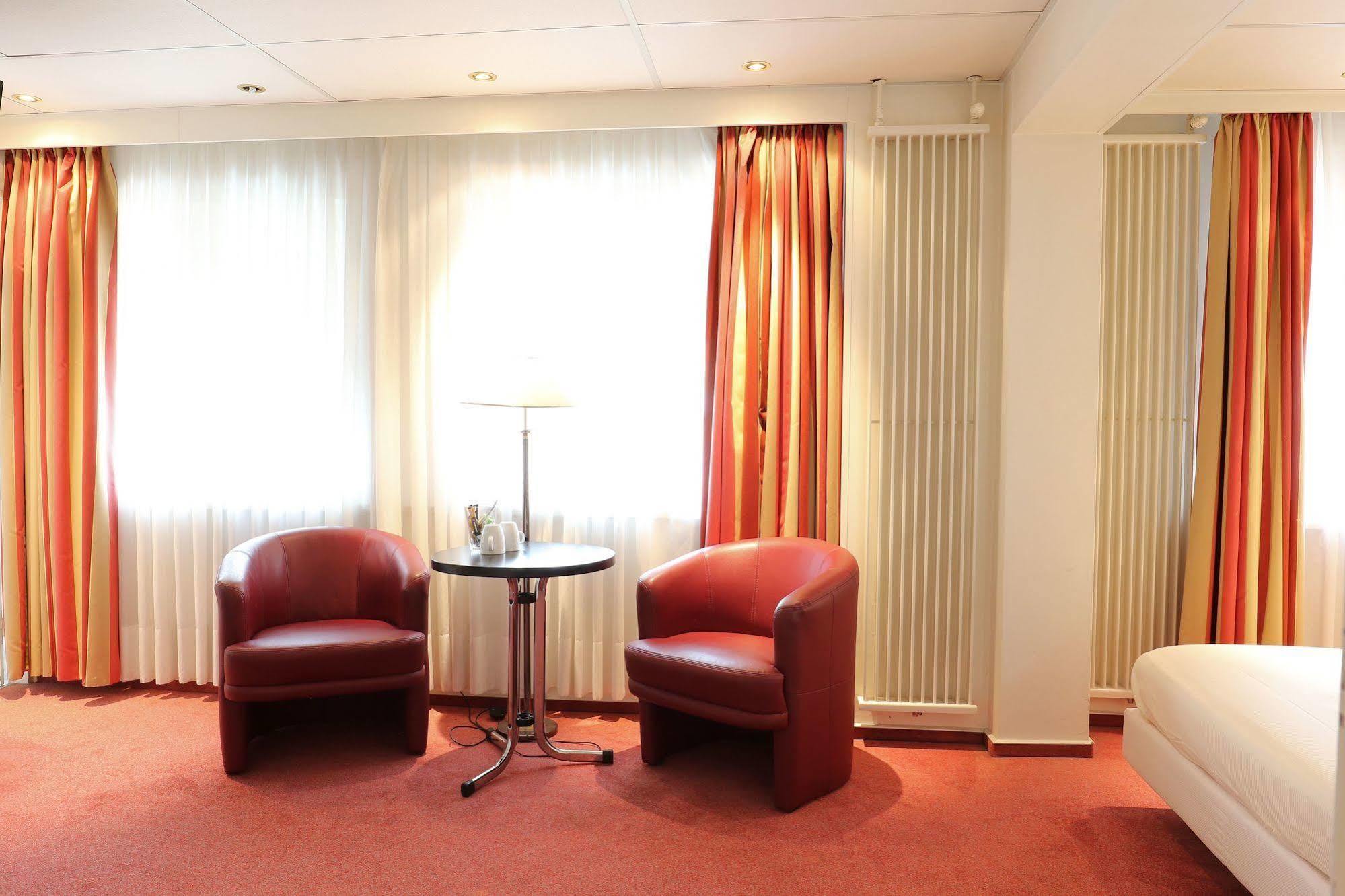 Js Hotel Эпен Экстерьер фото