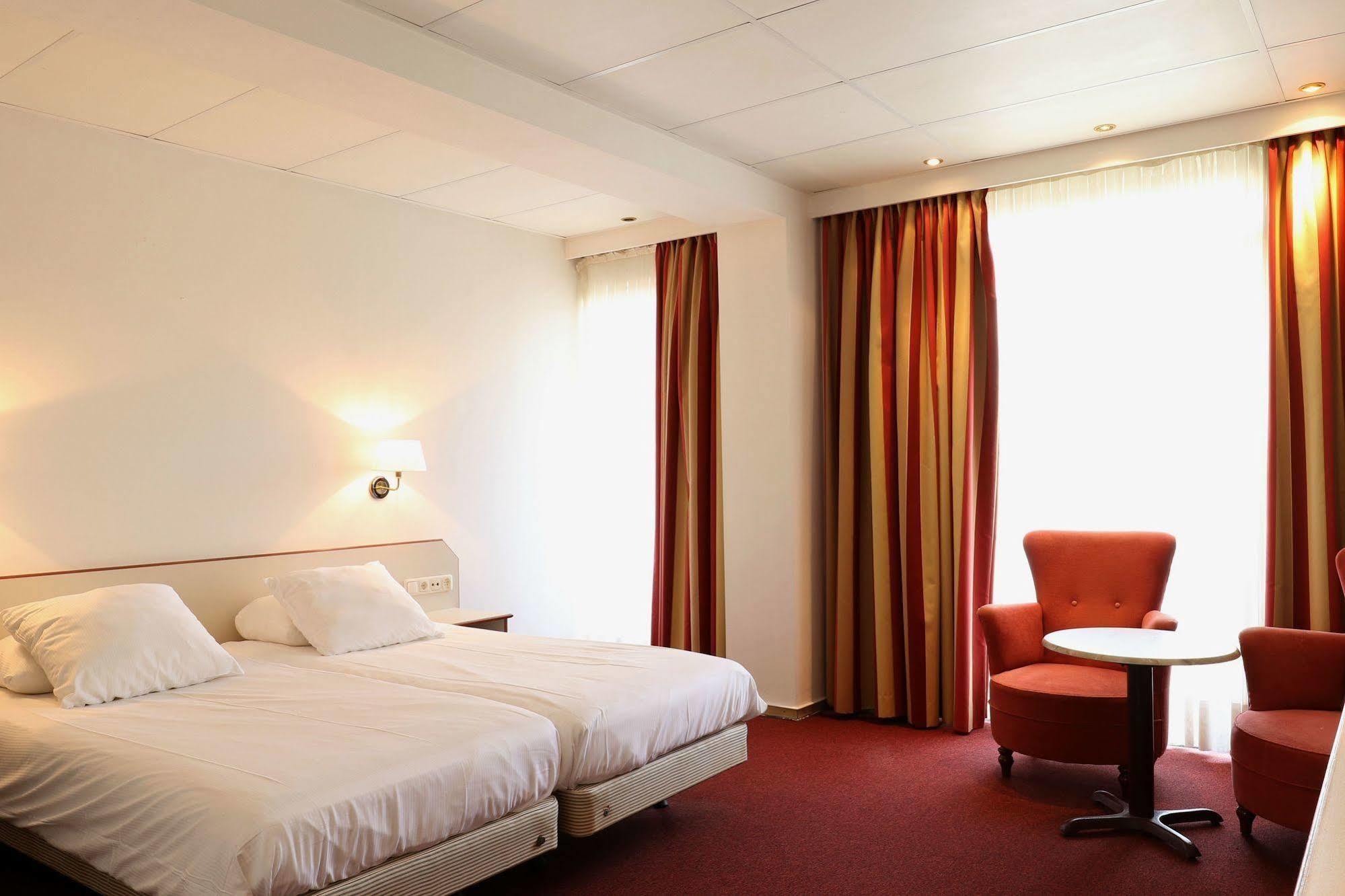 Js Hotel Эпен Экстерьер фото